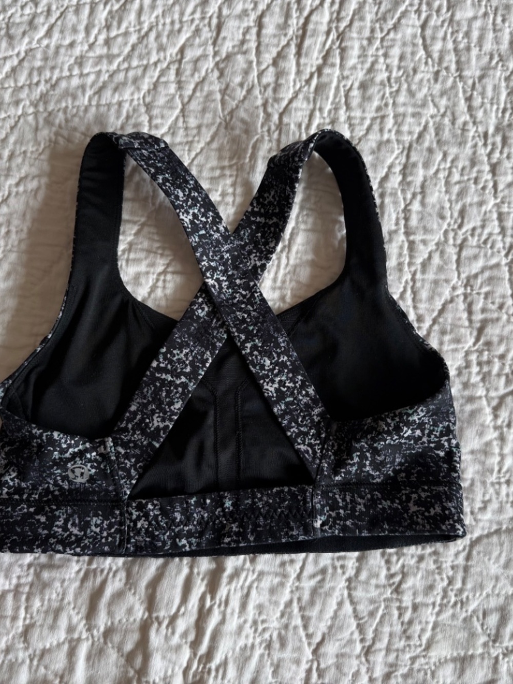 Lululemon In a Flash Sports Bra - Picture 2 of 6